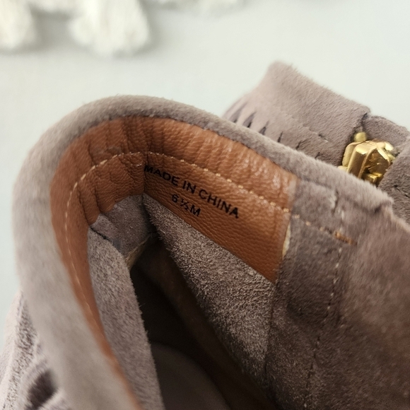 Kate Spade Gray Suede Fringe Side Zip Ankle Booties Boho Minimalist Chic 6.5 - Picture 10 of 12